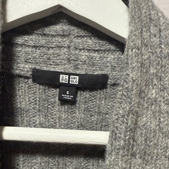 Uniqlo 100% wool long Cardigan - Picture 4 of 5
